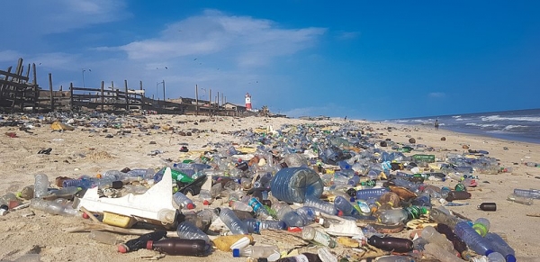 가나의 플라스틱 오염, 2018[출처=픽사베이]