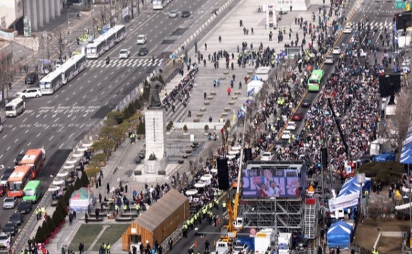 문재인하야범국민투쟁본부(범투본)가 22일 서울 광화문광장 일대에서 정부 규탄 집회를 강행/사진=뉴시스