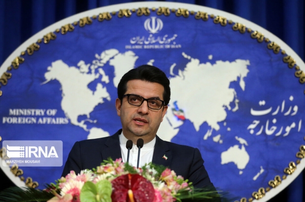 이란 외무부 대변인 Abbas Mousavi 대변인은이란이 코로나 바이러스와 싸우는 데 도움을 줄 준비가 됐다는 미국 당국자들의 주장에 반응했으며이란은 그들의 진정한 목표에 대해 회의적이므로 그러한 원조에 의존하지 않는다고 말했다.