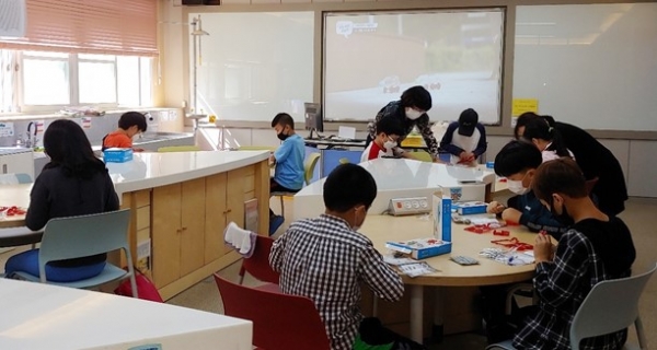 KBSI 엑스사이언스 찾아가는 과학교실 참여 모습(9.28(월). 대전 봉산초)