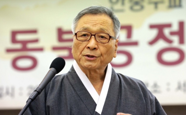 서길수 고구리·고리연구소 이사장이 28일 서울 중구 프레스센터에서 '동북공정 백서' 발표대회를 하고 있다.
