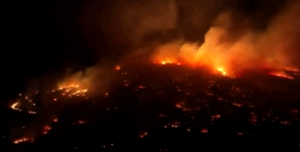 화마에 휩싸인 마우이 섬 / 사진 출처 - 로이터 영상 캡처