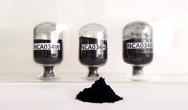 에코프로가 개발한 NCA 양극재 제품 모습. 사진=에코프로(포인트경제)