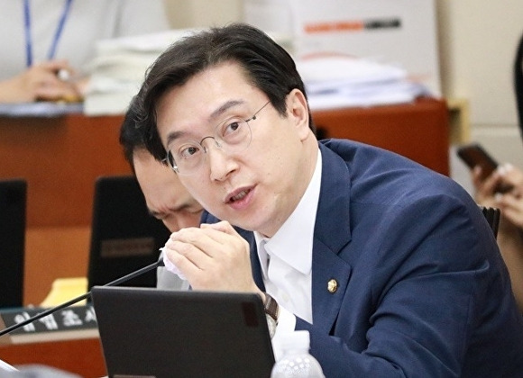 국세청 퇴직자 '주정 카르텔'에 빗썸은 '초고가 VIP 탈세 의심'까지...권... - 뉴스 썸네일 이미지